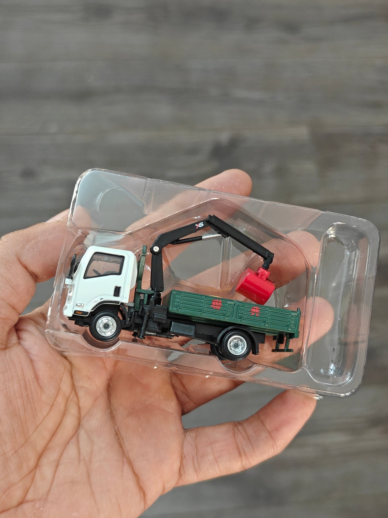 Tiny City Isuzu N Series Grab Lorry Truck (Open Box) - Kinder Logs