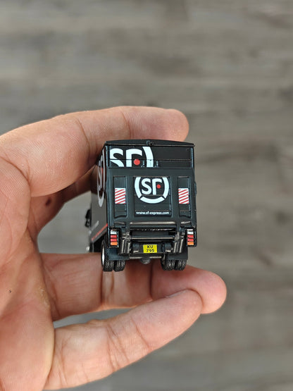 Tiny City Isuzu N Series SF Express Truck - Kinder Logs