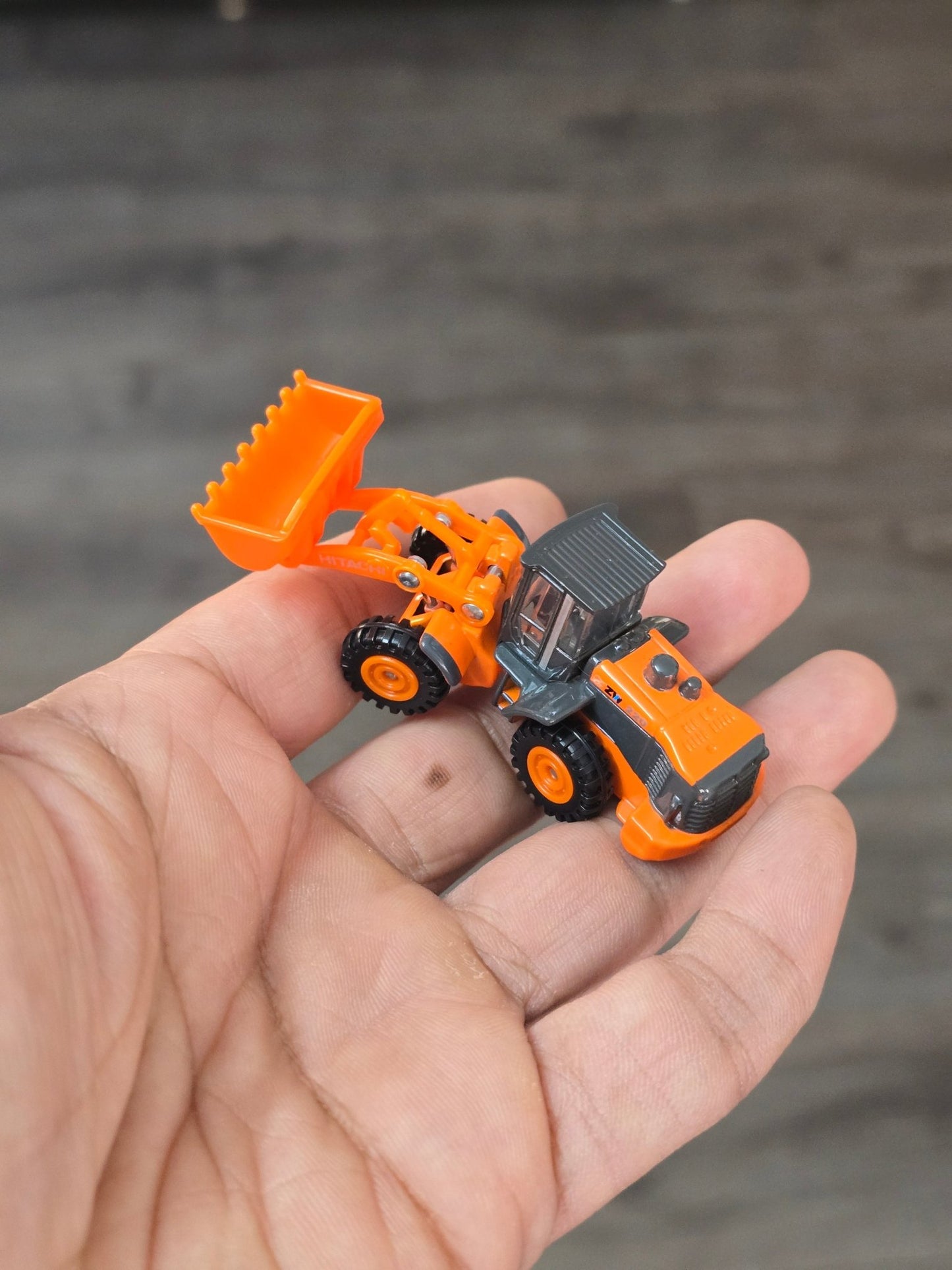 Tomica Hitachi Wheel Loader ZW220 (Uncarded - New) - Kinder Logs