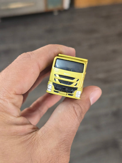 Tomica Isuzu Giga Dump Truck (Uncarded - New) - Kinder Logs