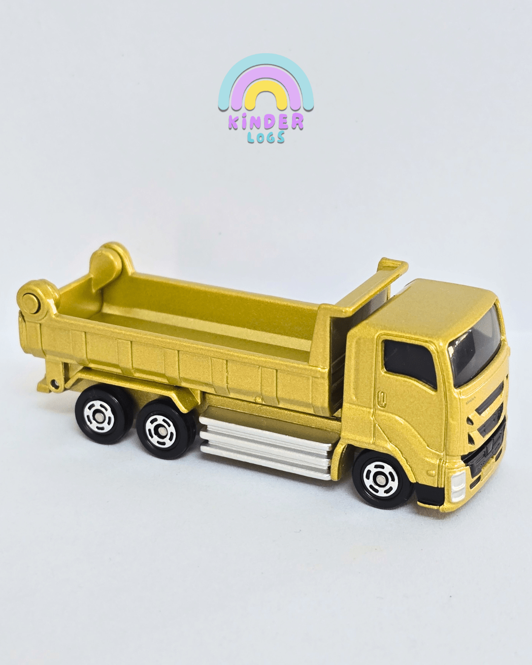 Tomica Isuzu Giga Dump Truck (Uncarded - New) - Kinder Logs