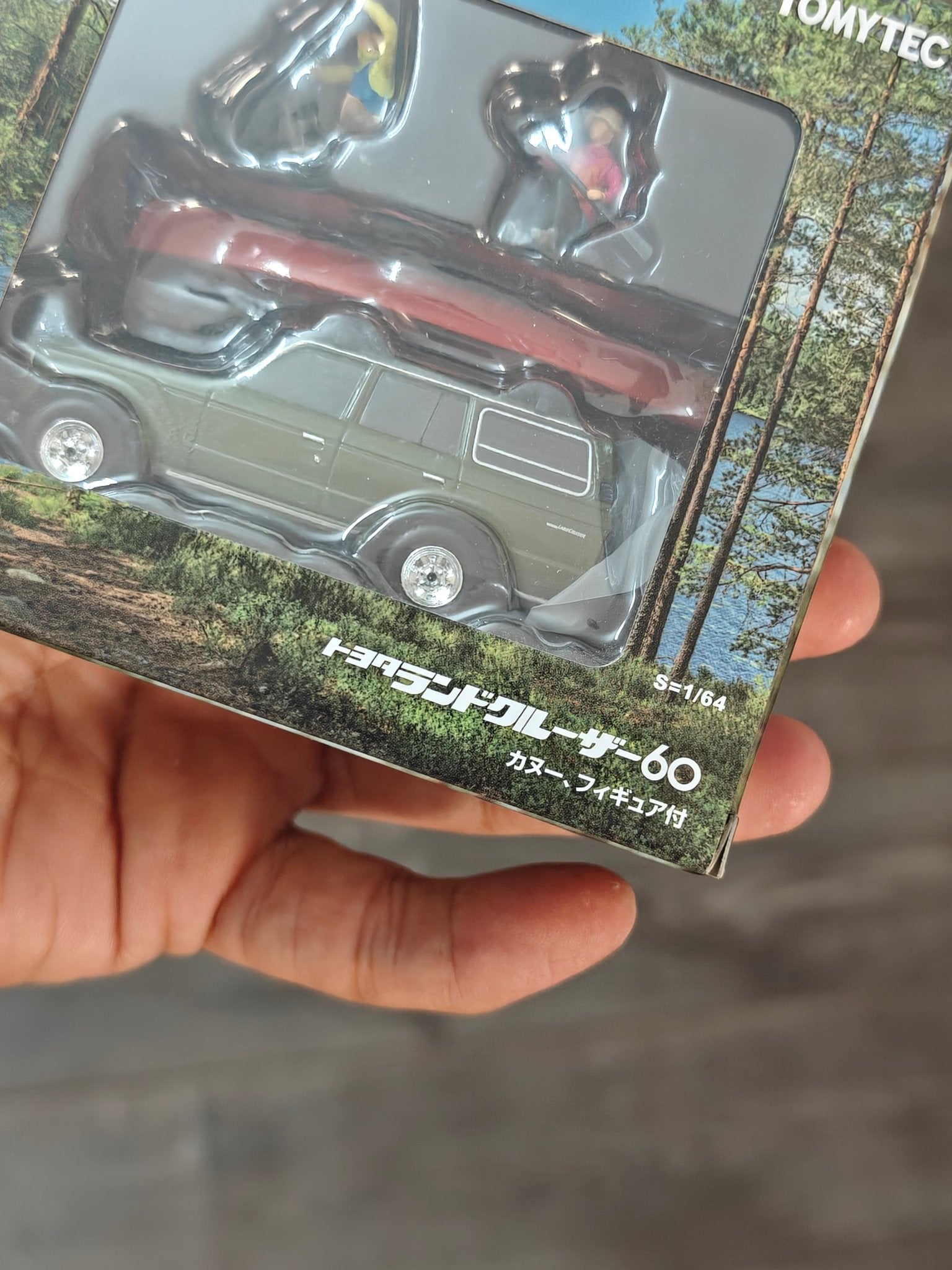 Tomytec LV-N279e Toyota Land Cruiser 60 - Olive (Canoe, Figurines Included) - Kinder Logs