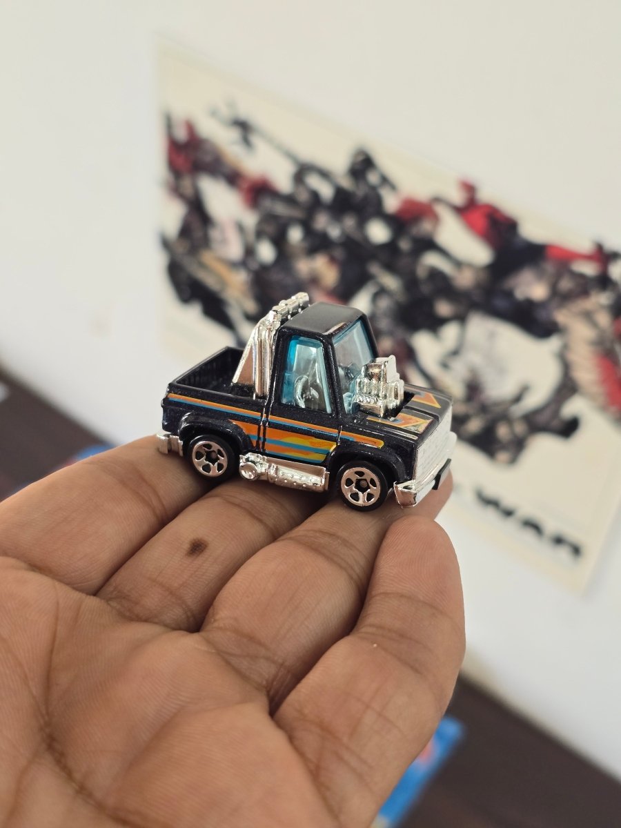 Tooned Hot Wheels 1983 Chevrolet Silverado (Uncarded) - Kinder Logs