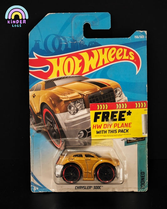 Tooned Hot Wheels Gold Chrysler 300C - Kinder Logs