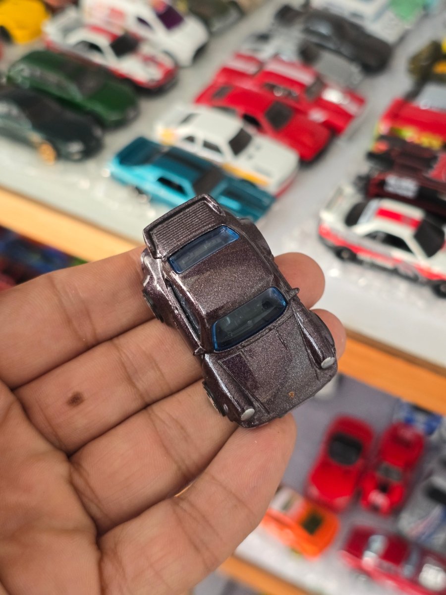 Tooned Hot Wheels Porsche 911 Turbo (Uncarded) - Kinder Logs