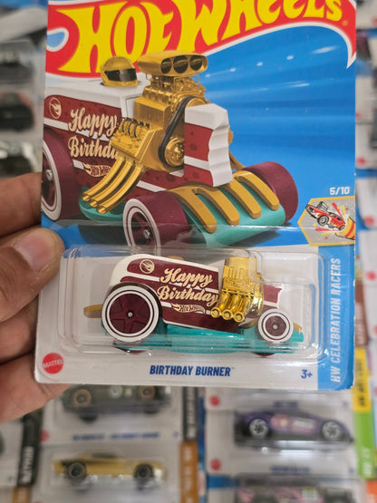 Treasure Hunt Hot Wheels Birthday Burner (Imported) - Kinder Logs
