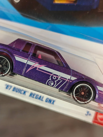 Treasure Hunt Hot Wheels Buick Regal GNX (Carded) - Kinder Logs