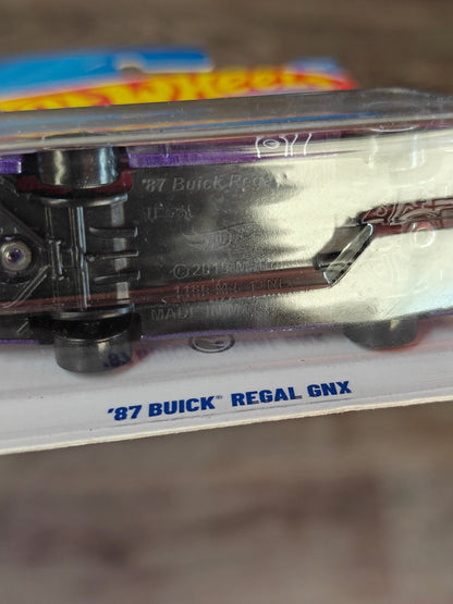 Treasure Hunt Hot Wheels Buick Regal GNX (Carded) - Kinder Logs