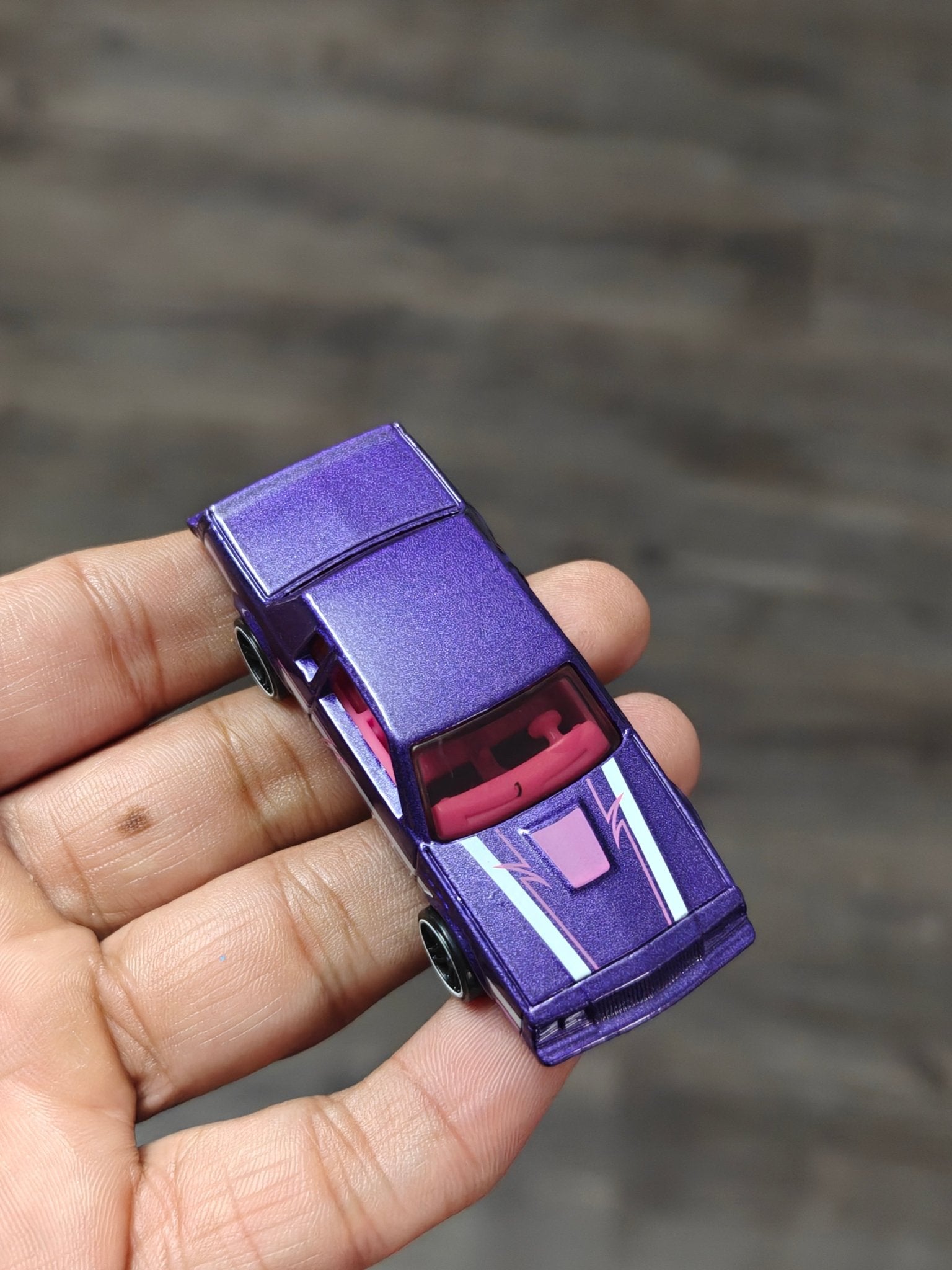 Treasure Hunt Hot Wheels Buick Regal GNX - Purple (Uncarded - New) - Kinder Logs