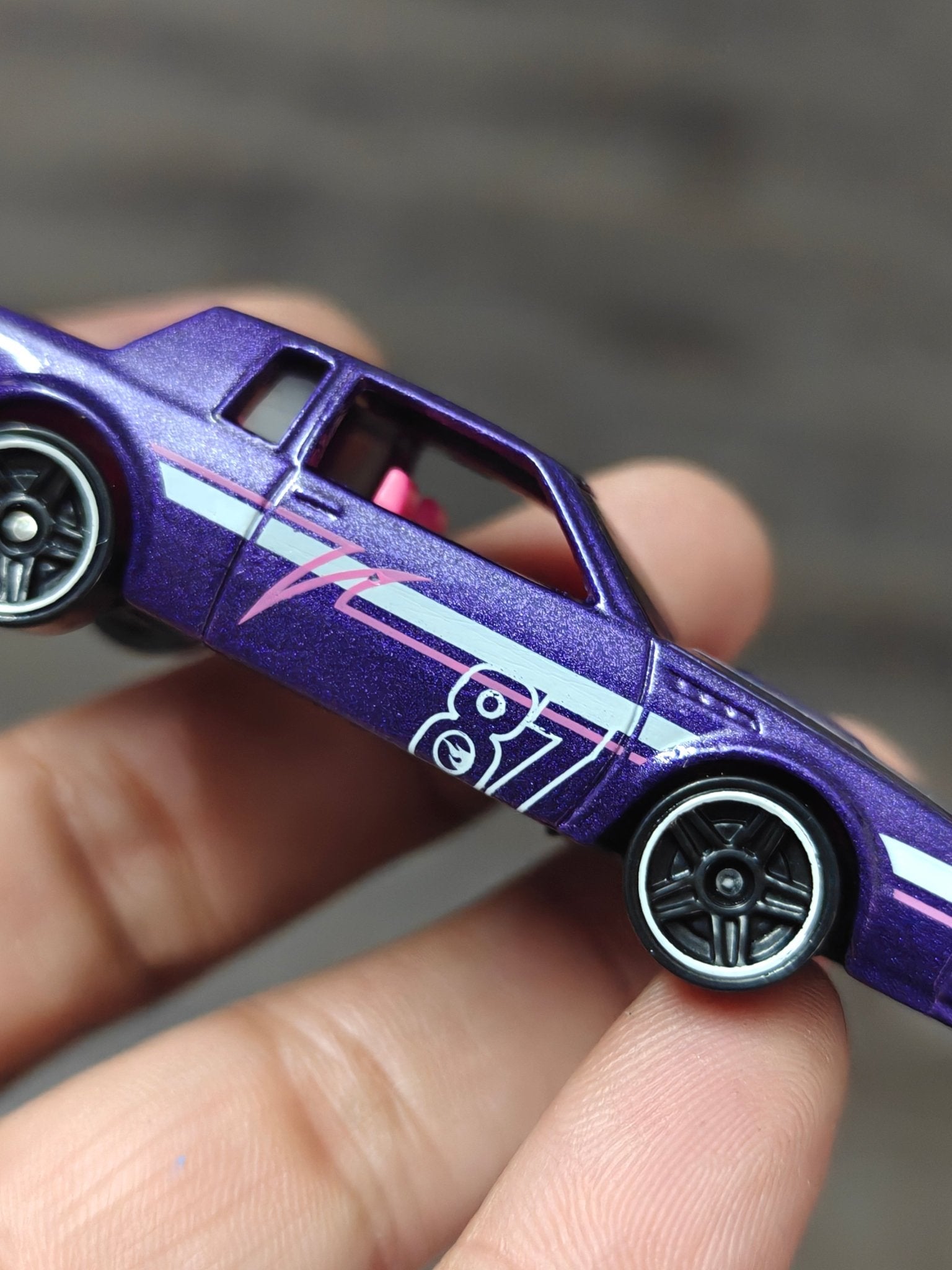 Treasure Hunt Hot Wheels Buick Regal GNX - Purple (Uncarded - New) - Kinder Logs