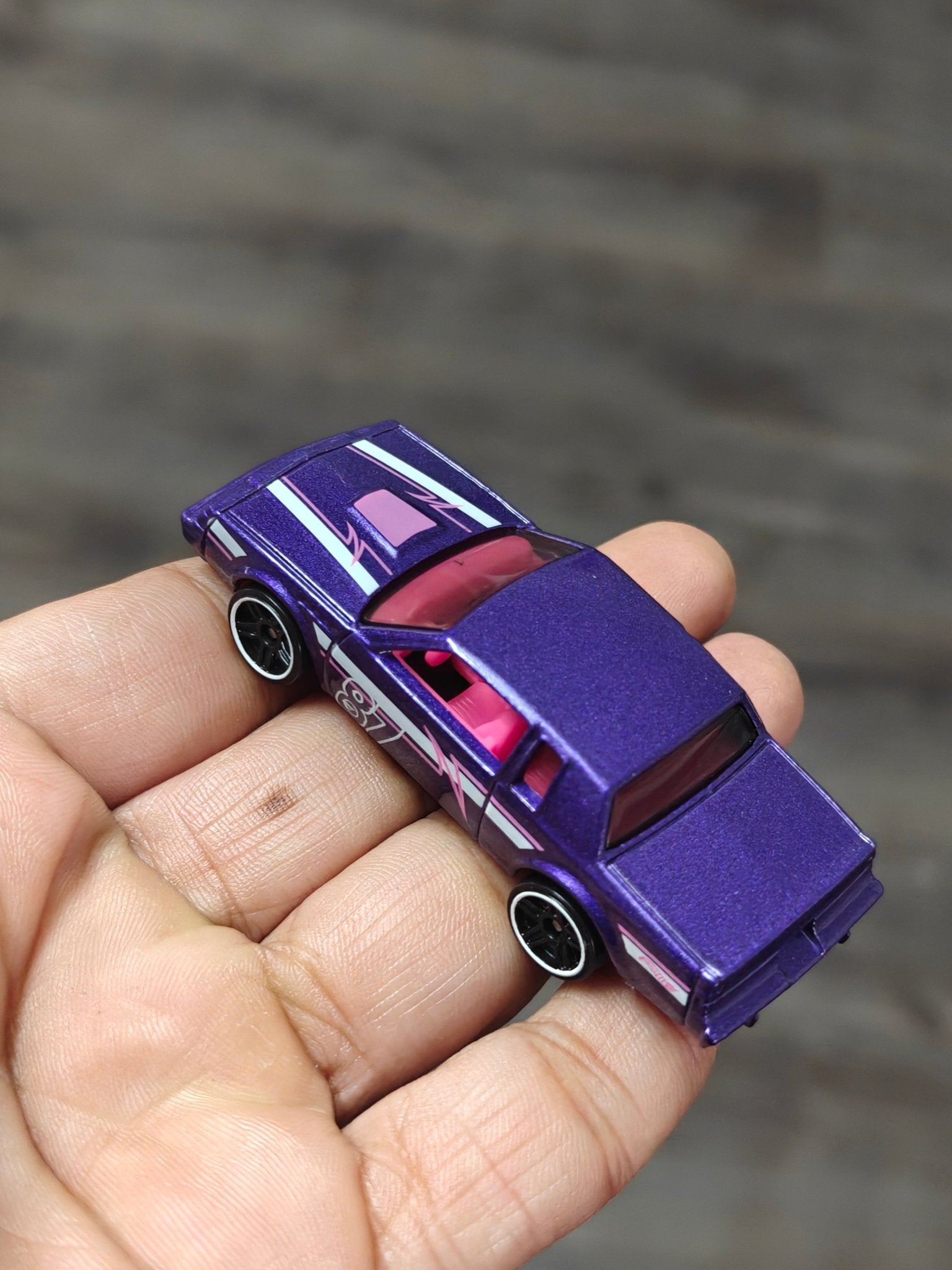 Treasure Hunt Hot Wheels Buick Regal GNX - Purple (Uncarded - New) - Kinder Logs