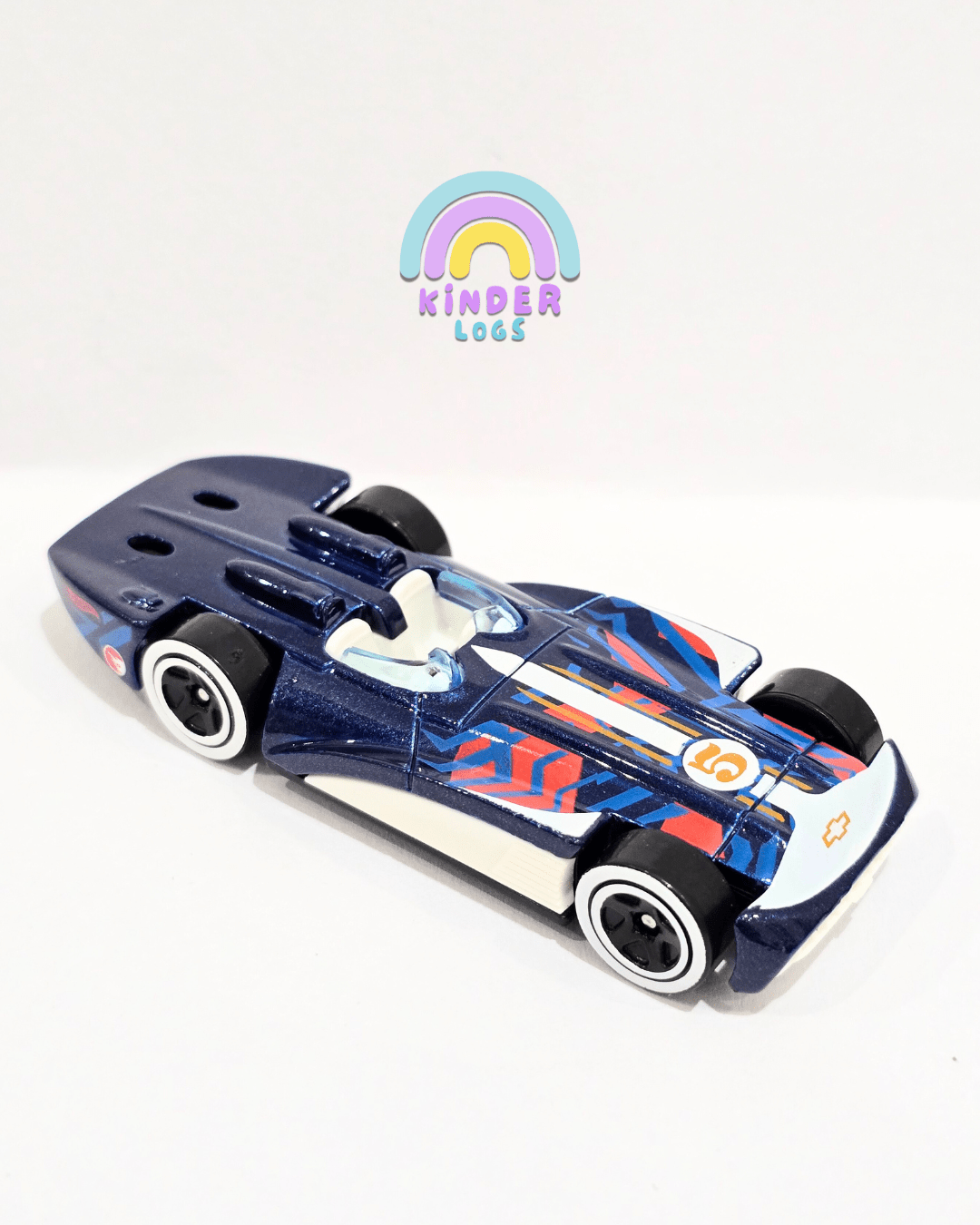 Treasure Hunt Hot Wheels Chevroletor (Uncarded) - Kinder Logs
