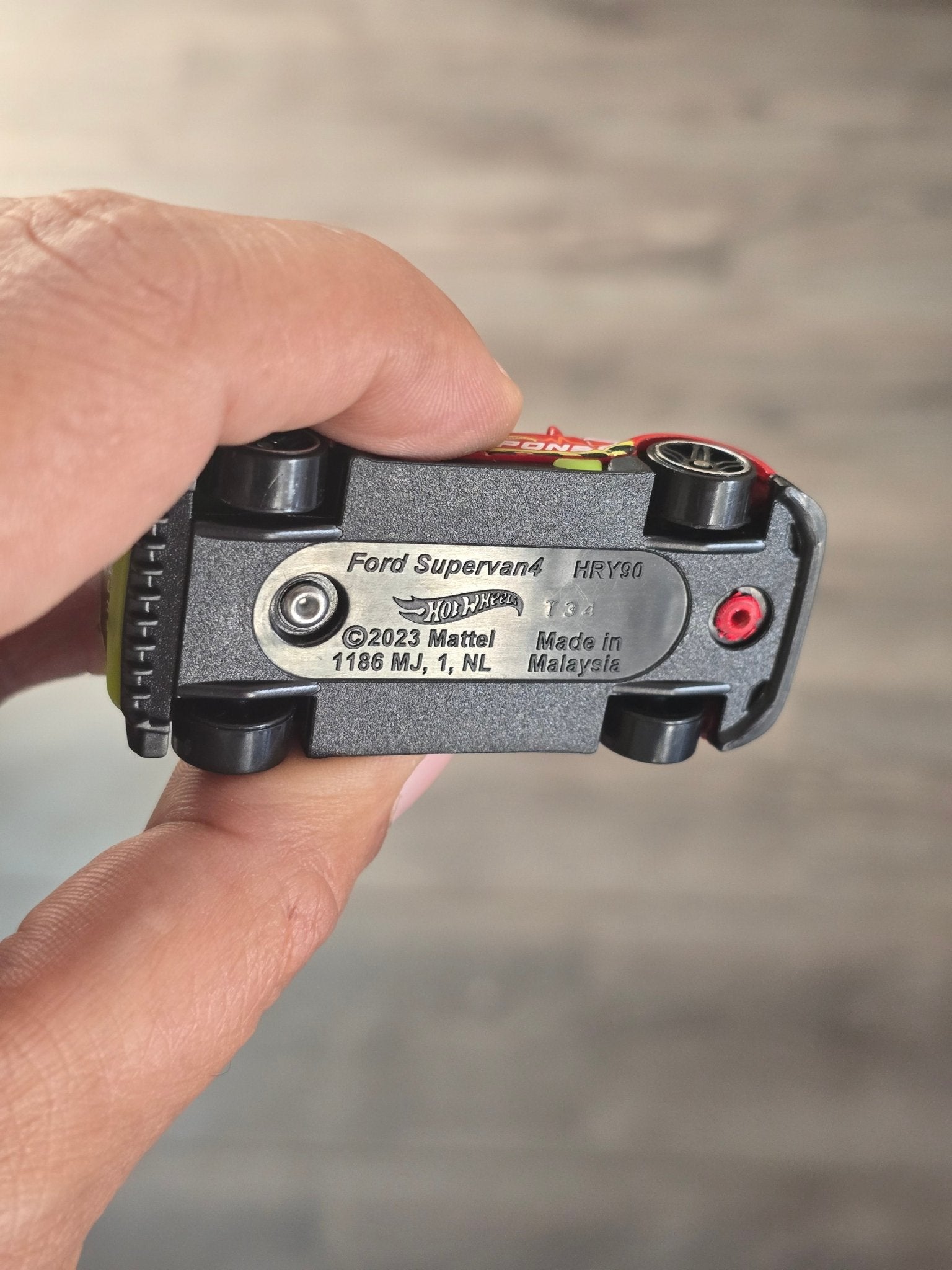 Treasure Hunt Hot Wheels Ford Performance Supervan 4 (Uncarded - New) - Kinder Logs