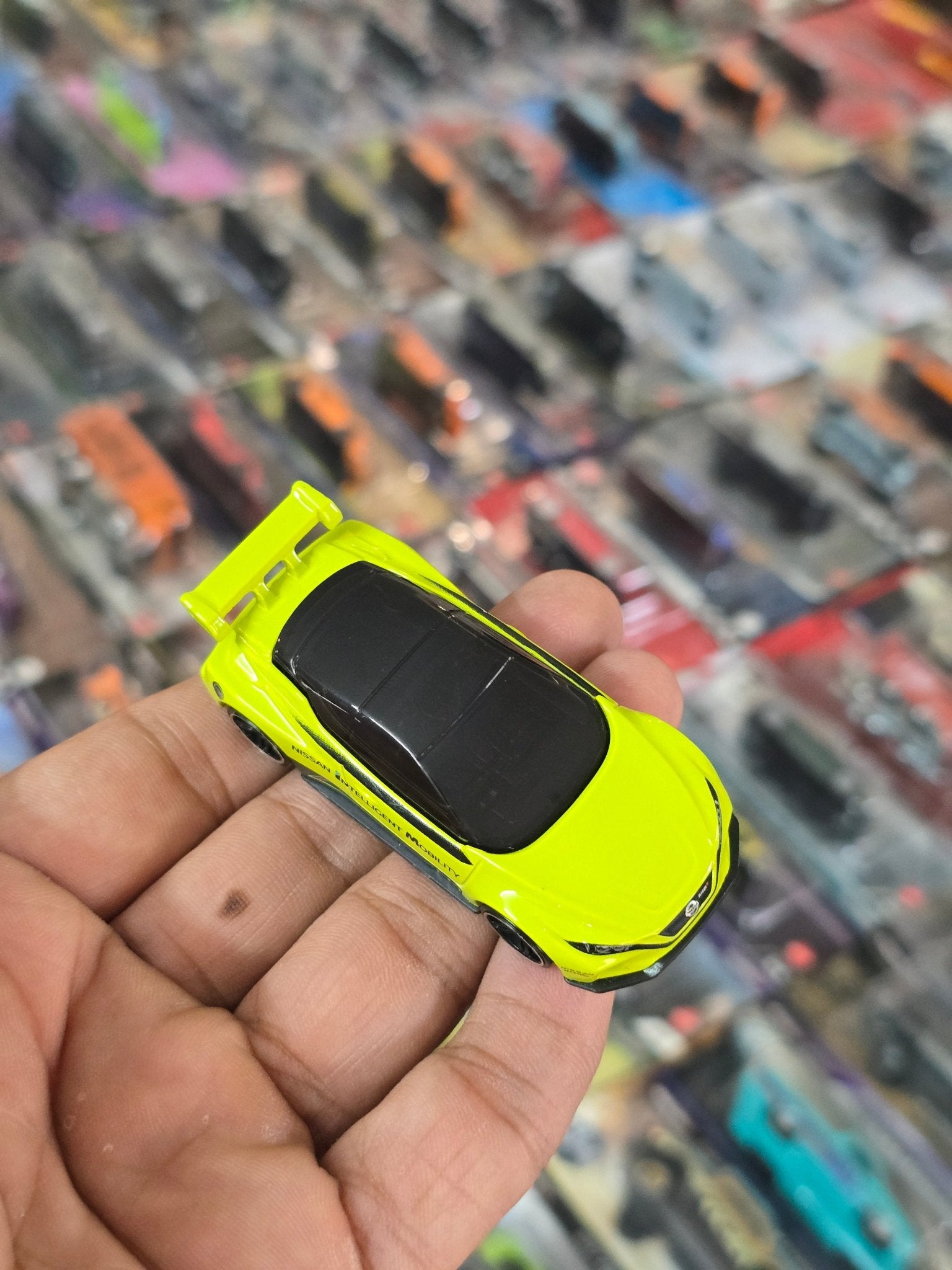 Treasure Hunt Hot Wheels Nissan Leaf Nismo RC 02 (Uncarded) - Kinder Logs