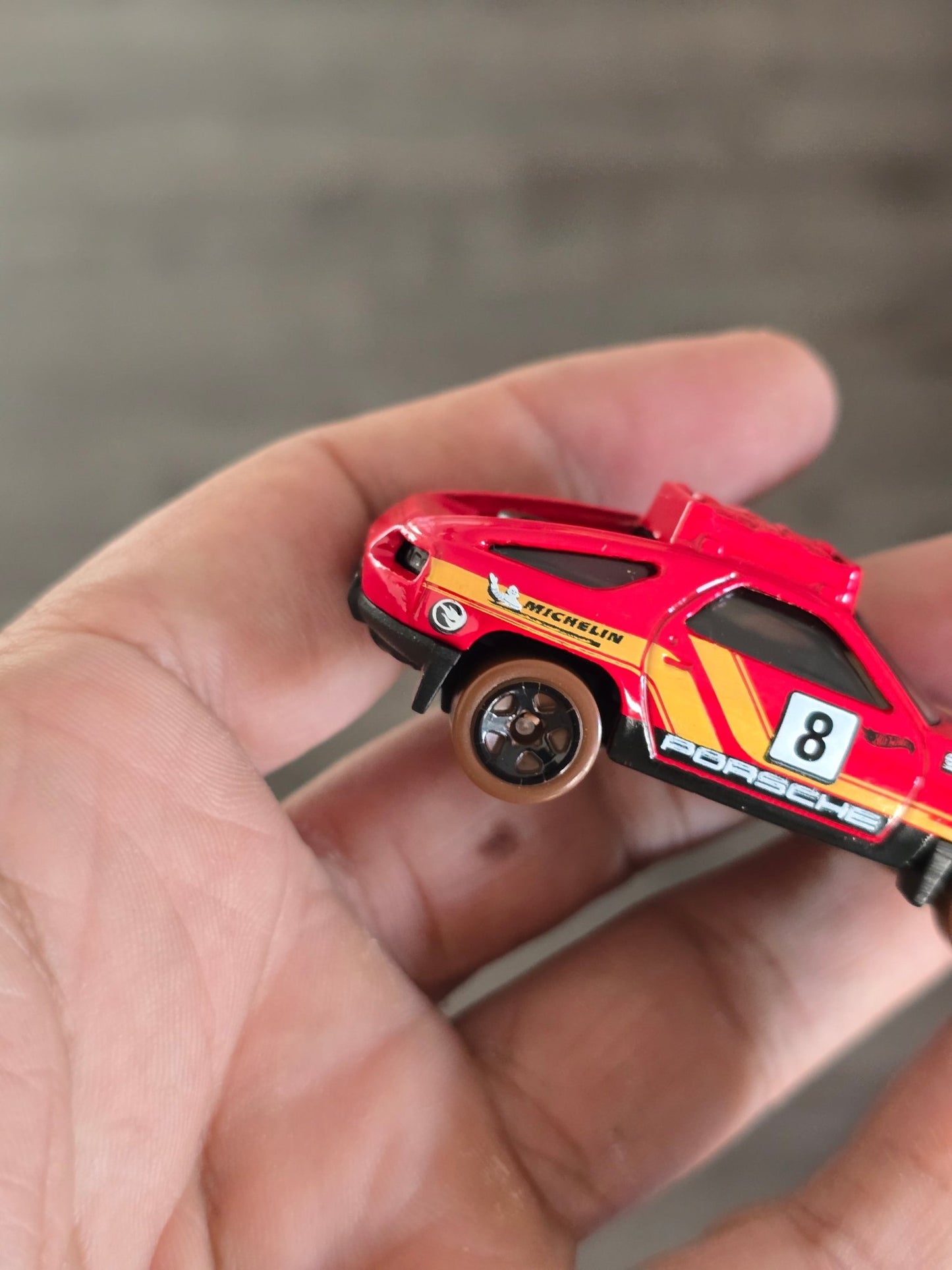 Treasure Hunt Hot Wheels Porsche 928S Safari (Uncarded - New) - Kinder Logs