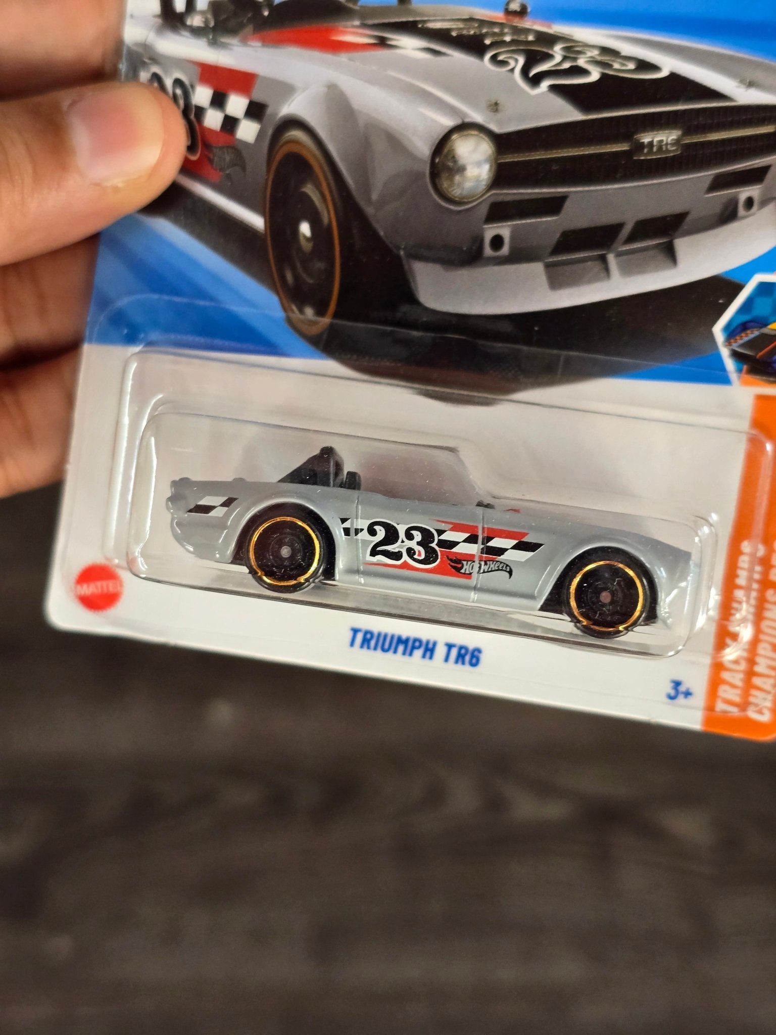 Treasure Hunt Hot Wheels Triumph TR6 (Carded) - Kinder Logs India