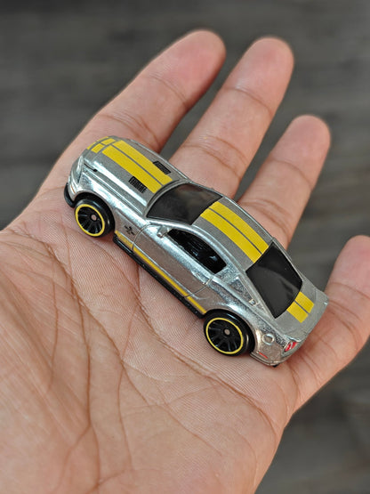ZAMAC Hot Wheels 2010 Shelby GT500 Super Snake (Uncarded - New) - Kinder Logs